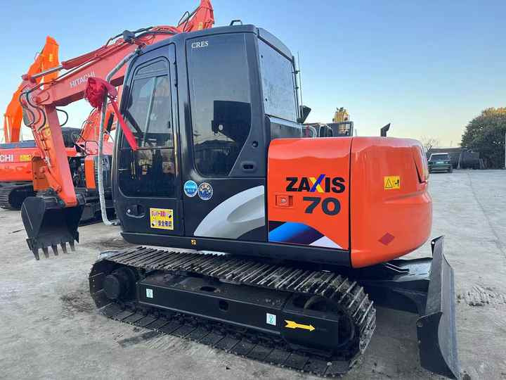 Used HITACHI ZX-70 - Escavadora de rastos: foto 2 Used HITACHI ZX-70 - Escavadora de rastos: foto 2