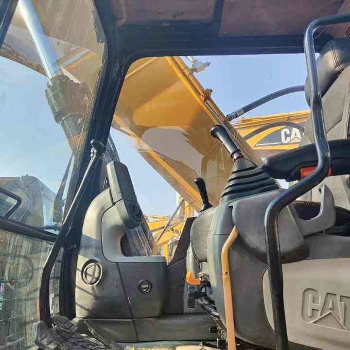 Used Second Hand CAT 325D 325DL Crawler Hydraulic Excavator Digger Japan Original 25 Tons Low Price - Escavadora de rastos: foto 4 Used Second Hand CAT 325D 325DL Crawler Hydraulic Excavator Digger Japan Original 25 Tons Low Price - Escavadora de rastos: foto 4