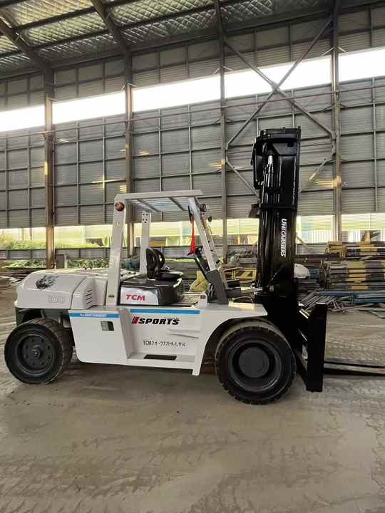 Used TCM 100 Forklift 10 Ton | Low Hours | Well-Maintained | Affordable Material Handling Machinery - Empilhadeira: foto 3 Used TCM 100 Forklift 10 Ton | Low Hours | Well-Maintained | Affordable Material Handling Machinery - Empilhadeira: foto 3