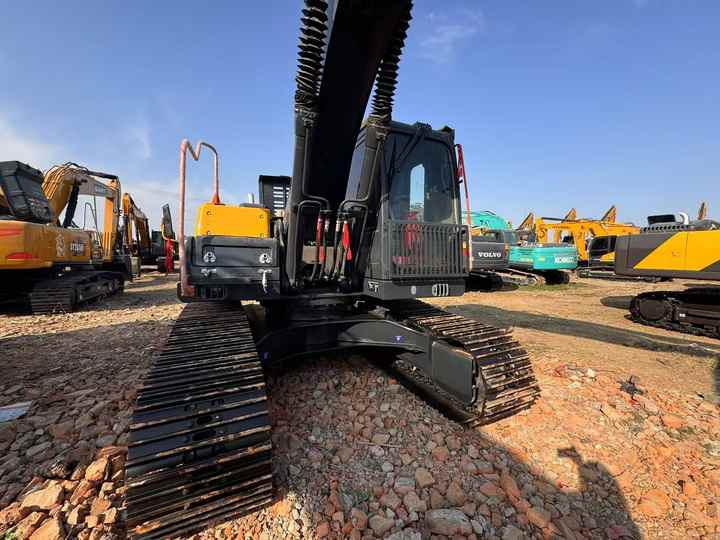 Used VOLVO EC210 Excavators Hydraulic Excavators - Escavadora de rastos: foto 3 Used VOLVO EC210 Excavators Hydraulic Excavators - Escavadora de rastos: foto 3