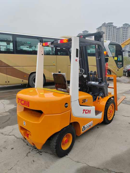 Very Cheap Price 3 Tonne TCM Forklift Run Performance TCM30 Forklift for Sale - Empilhadeira: foto 4 Very Cheap Price 3 Tonne TCM Forklift Run Performance TCM30 Forklift for Sale - Empilhadeira: foto 4