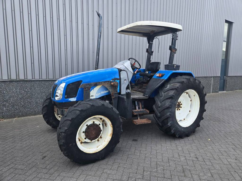 New Holland TL 90 A - Trator: foto 1 New Holland TL 90 A - Trator: foto 1