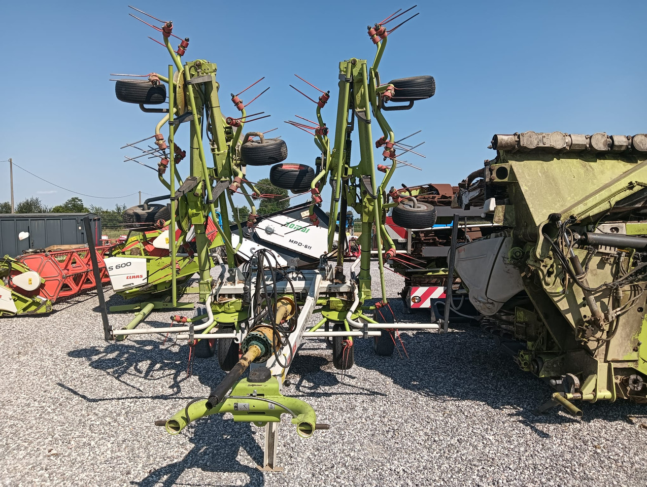 CLAAS VOLTO 900 T - Ancinho enleirador: foto 1 CLAAS VOLTO 900 T - Ancinho enleirador: foto 1