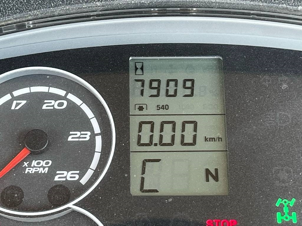 Claas Arion 420  - Trator: foto 4 Claas Arion 420  - Trator: foto 4