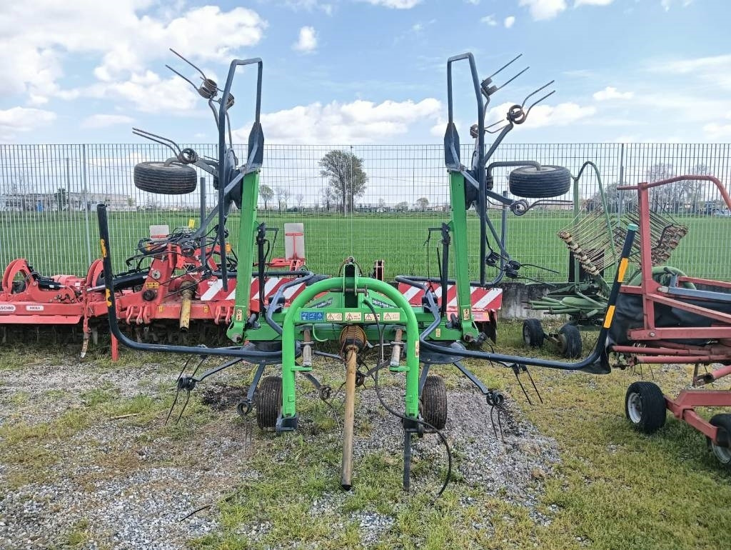 Deutz-fahr 5521 - Empacotador de fardos: foto 1 Deutz-fahr 5521 - Empacotador de fardos: foto 1