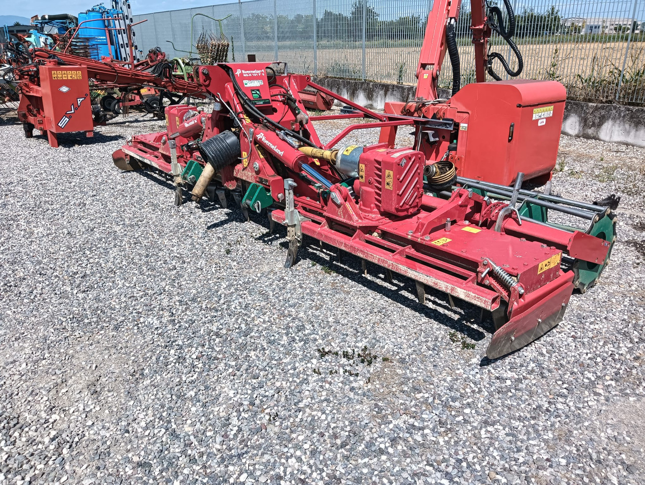 KVERNELAND NG-H 101 F30 - Grade rotativa: foto 4 KVERNELAND NG-H 101 F30 - Grade rotativa: foto 4