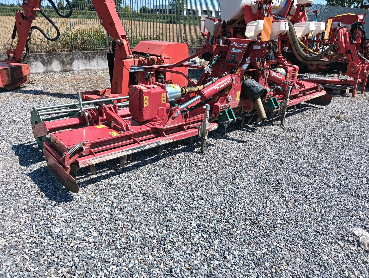 KVERNELAND NG-H 101 F30 - Grade rotativa: foto 1 KVERNELAND NG-H 101 F30 - Grade rotativa: foto 1