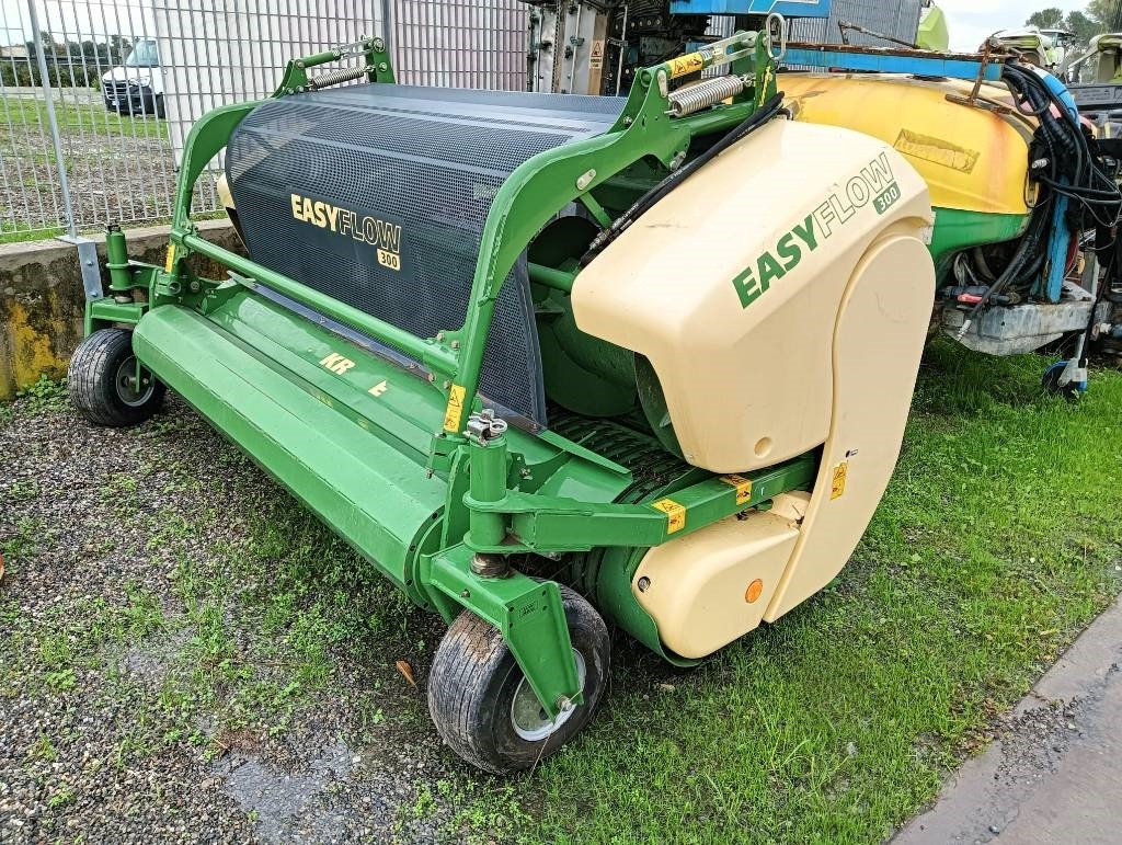 Krone Easy Flow 300 - Picadora de forragem automotriz: foto 1 Krone Easy Flow 300 - Picadora de forragem automotriz: foto 1