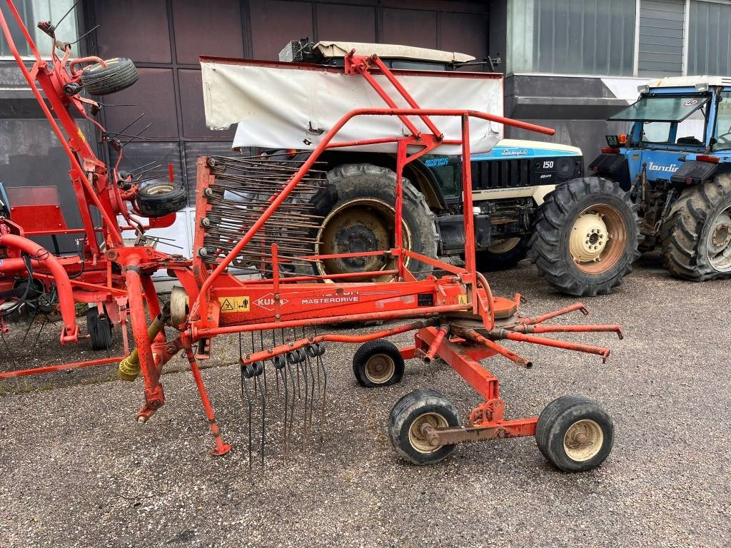 Kuhn GA 4121 G M - Ancinho enleirador: foto 1 Kuhn GA 4121 G M - Ancinho enleirador: foto 1