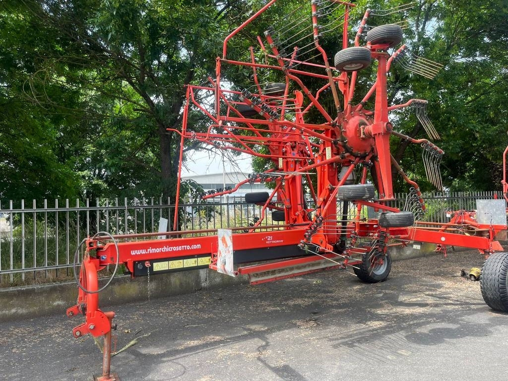 Kuhn GA 8121 - Ancinho enleirador: foto 3 Kuhn GA 8121 - Ancinho enleirador: foto 3