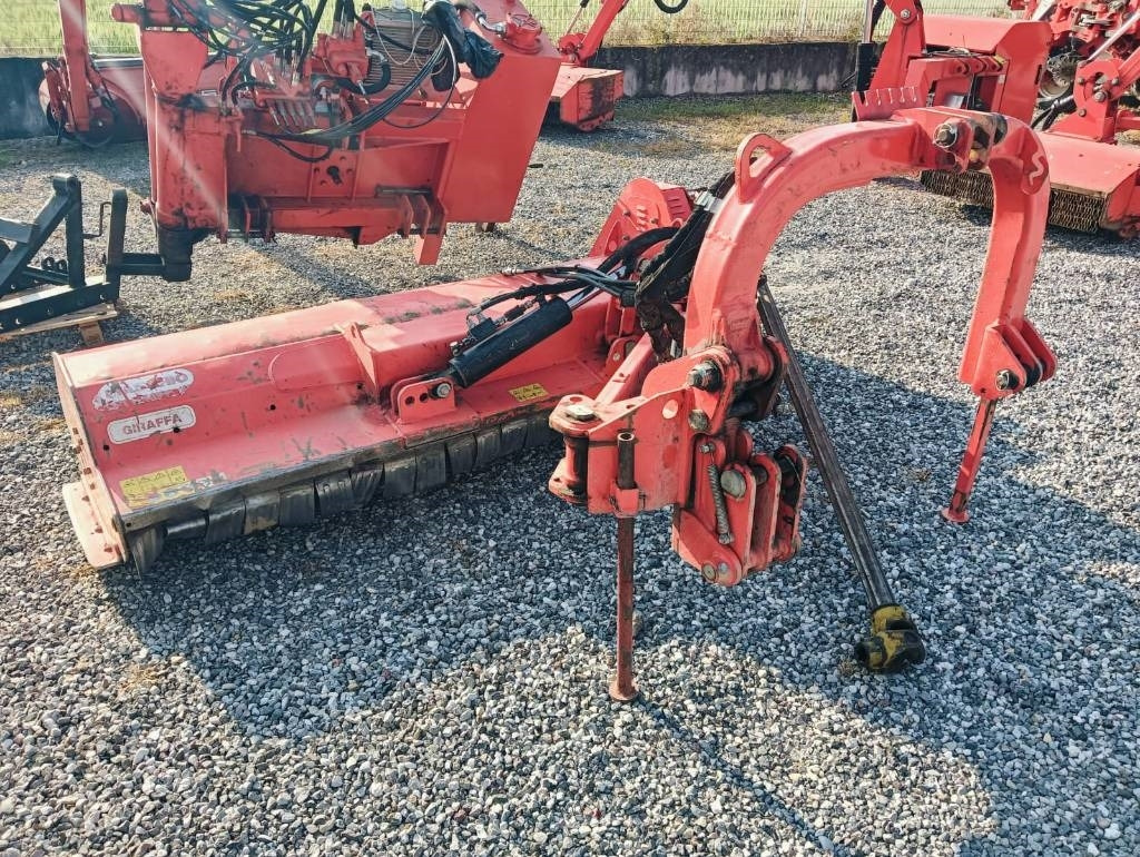 Maschio Giraffa 185 - Gadanheira: foto 1 Maschio Giraffa 185 - Gadanheira: foto 1