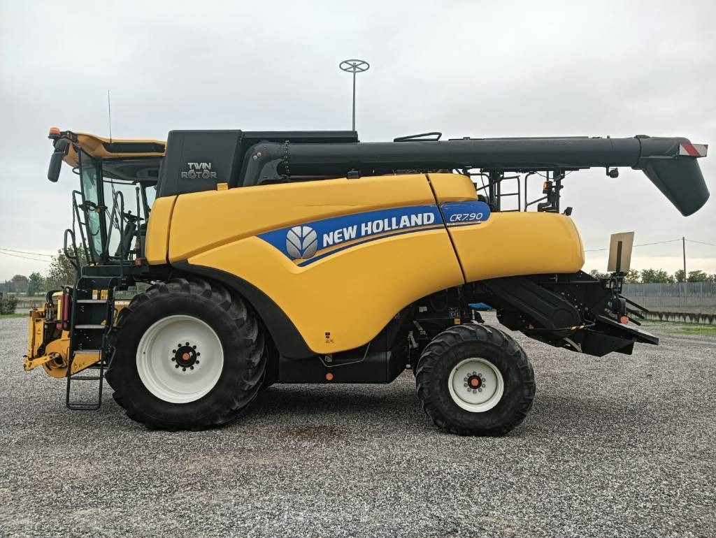 Ceifeira debulhadora New Holland CR 7.90: foto 27