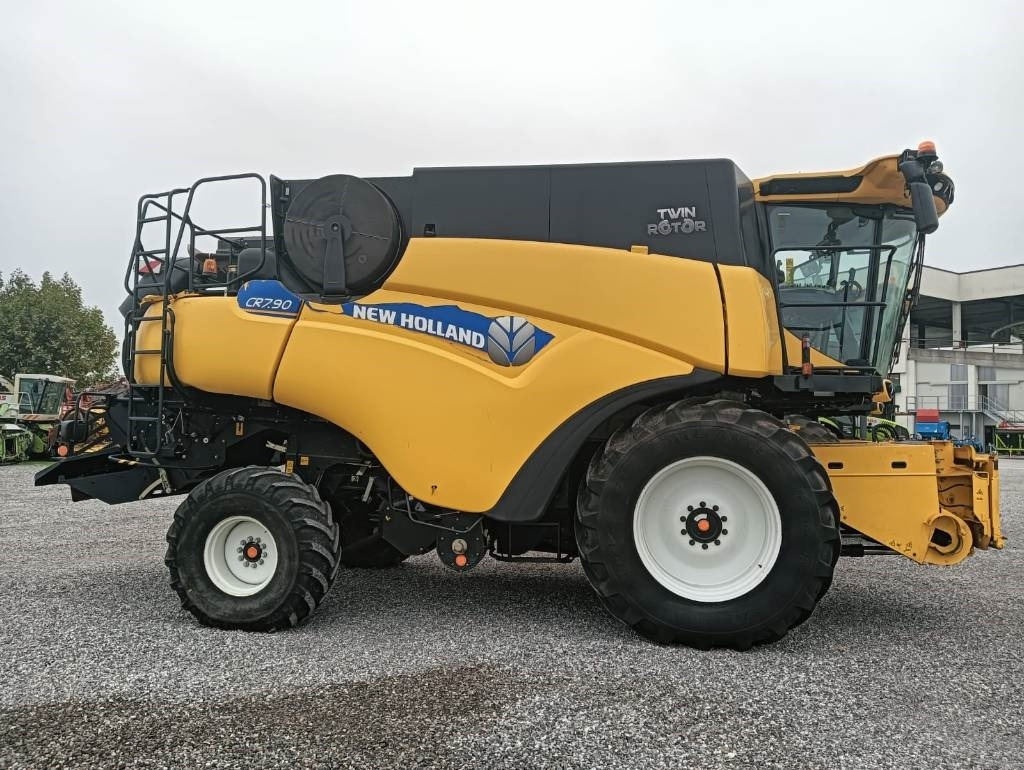 Ceifeira debulhadora New Holland CR 7.90: foto 17