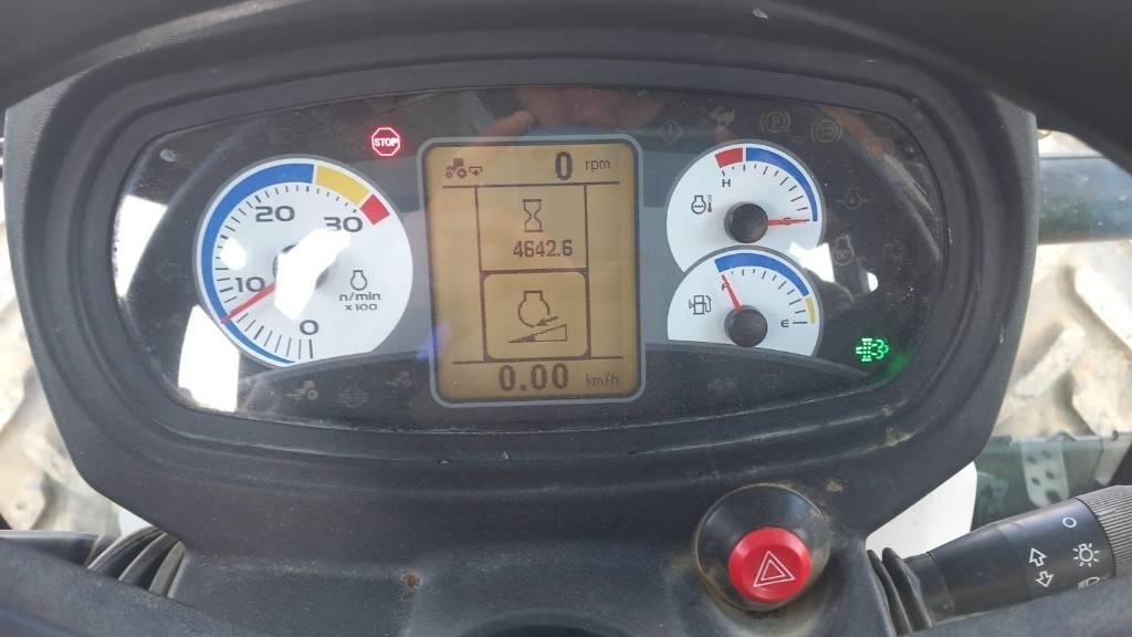 New Holland T 4.85 - Trator: foto 2 New Holland T 4.85 - Trator: foto 2