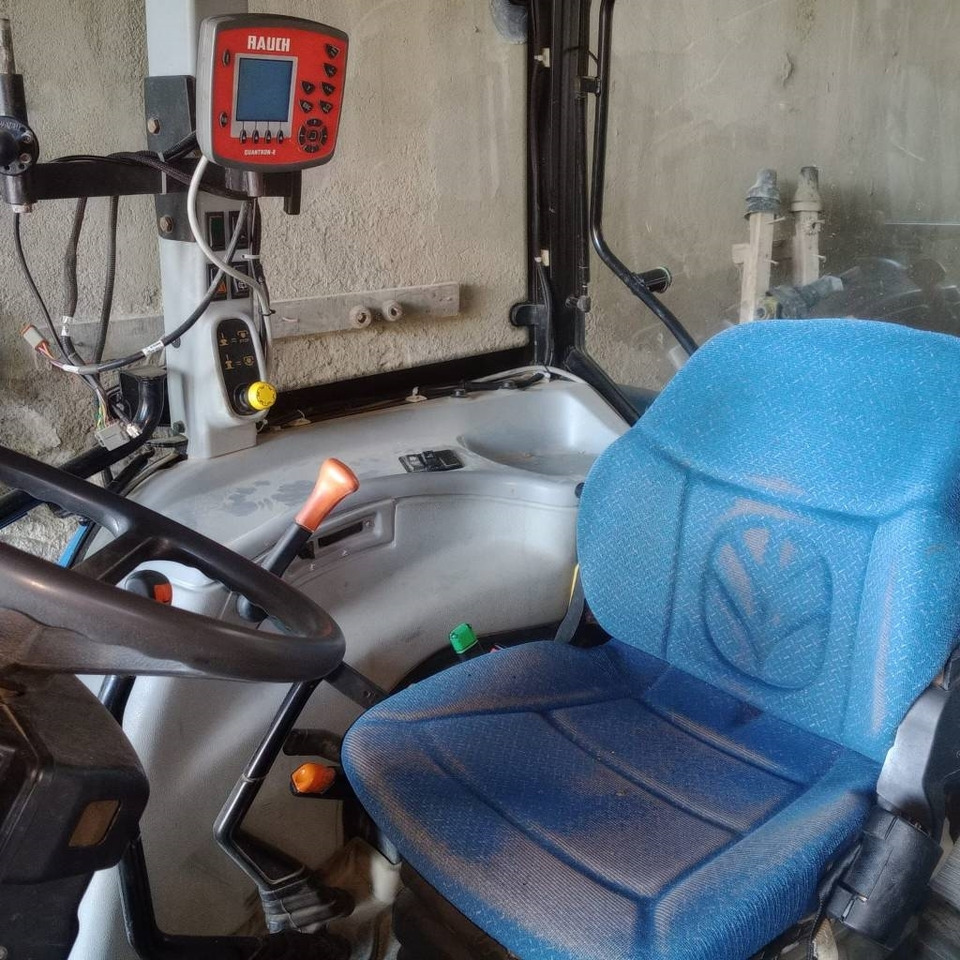 New Holland T 5050 - Trator: foto 4 New Holland T 5050 - Trator: foto 4