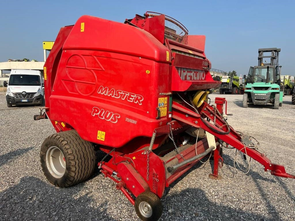 Supertino SP 1650 MASTER PLUS - Enfardadeira de fardos redondos: foto 1 Supertino SP 1650 MASTER PLUS - Enfardadeira de fardos redondos: foto 1