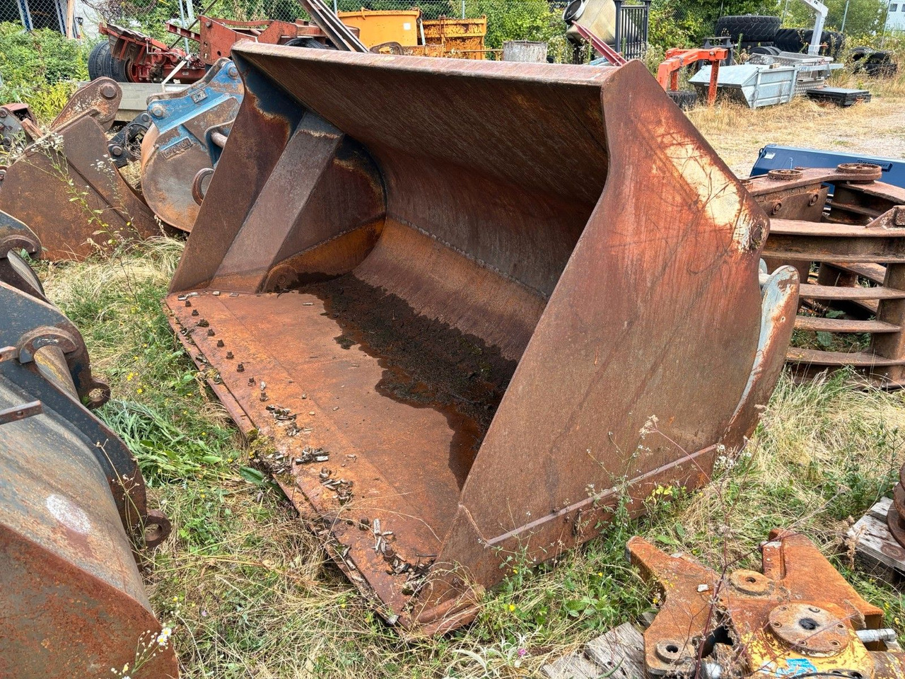 Hochkippschaufel 5,0 cbm / Schaufel 2,0-2,2 cbm - Balde para carregadeiras: foto 5 Hochkippschaufel 5,0 cbm / Schaufel 2,0-2,2 cbm - Balde para carregadeiras: foto 5