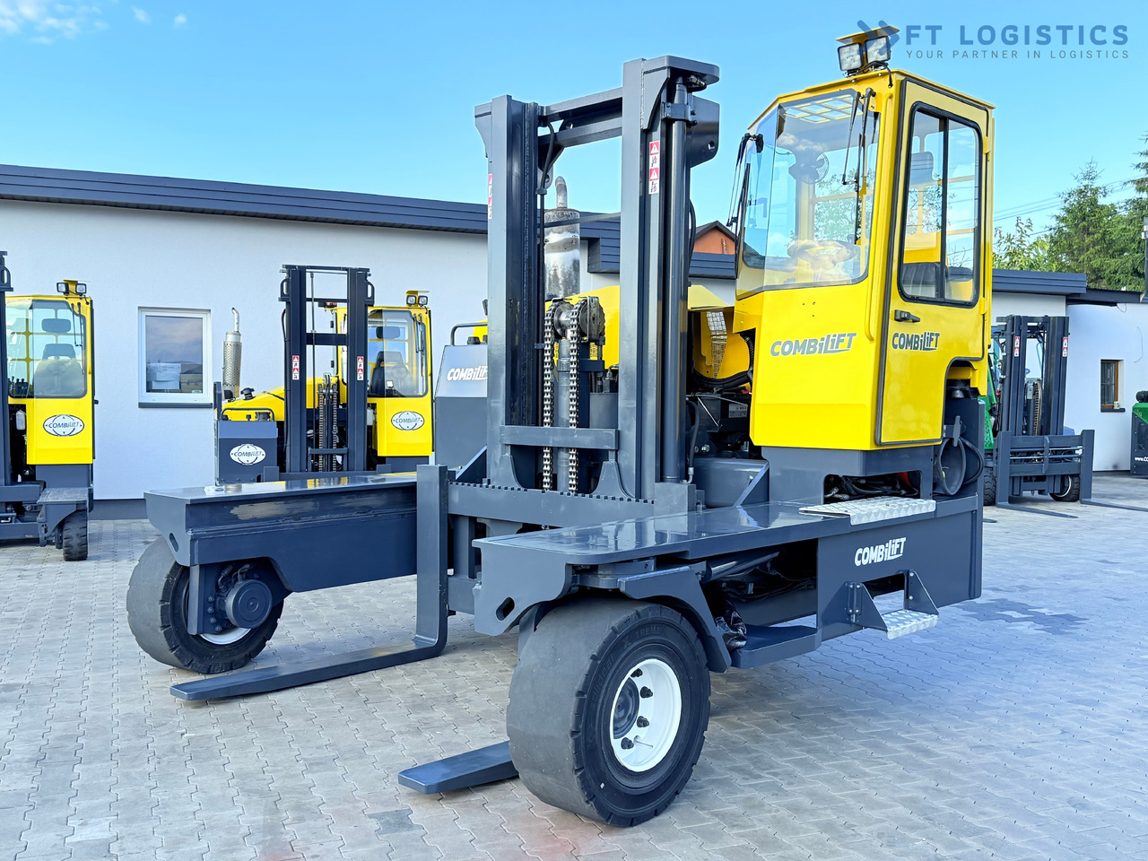 COMBILIFT C14000 / DUPLEX 3600MM / FREE-LIFT / POSITIONER - Empilhador de 4 vias: foto 1 COMBILIFT C14000 / DUPLEX 3600MM / FREE-LIFT / POSITIONER - Empilhador de 4 vias: foto 1
