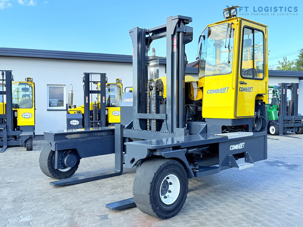 COMBILIFT C14000 / DUPLEX 3600MM / FREE-LIFT / POSITIONER - Empilhador de 4 vias: foto 2 COMBILIFT C14000 / DUPLEX 3600MM / FREE-LIFT / POSITIONER - Empilhador de 4 vias: foto 2