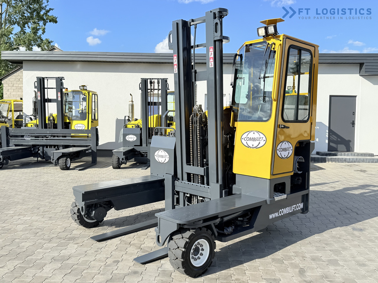 COMBILIFT C4000 / GAS / DUPLEX - 4100MM / SIDE SHIFT / FREE LIFT / FULL HEATED CABIN / ONLY 4223 HOURS / CONDITION – LIKE NEW! - Empilhador de 4 vias: foto 2 COMBILIFT C4000 / GAS / DUPLEX - 4100MM / SIDE SHIFT / FREE LIFT / FULL HEATED CABIN / ONLY 4223 HOURS / CONDITION – LIKE NEW! - Empilhador de 4 vias: foto 2
