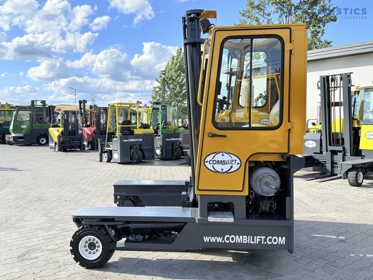COMBILIFT C4000 / GAS / DUPLEX - 4100MM / SIDE SHIFT / FREE LIFT / FULL HEATED CABIN / ONLY 4223 HOURS / CONDITION – LIKE NEW! - Empilhador de 4 vias: foto 4 COMBILIFT C4000 / GAS / DUPLEX - 4100MM / SIDE SHIFT / FREE LIFT / FULL HEATED CABIN / ONLY 4223 HOURS / CONDITION – LIKE NEW! - Empilhador de 4 vias: foto 4