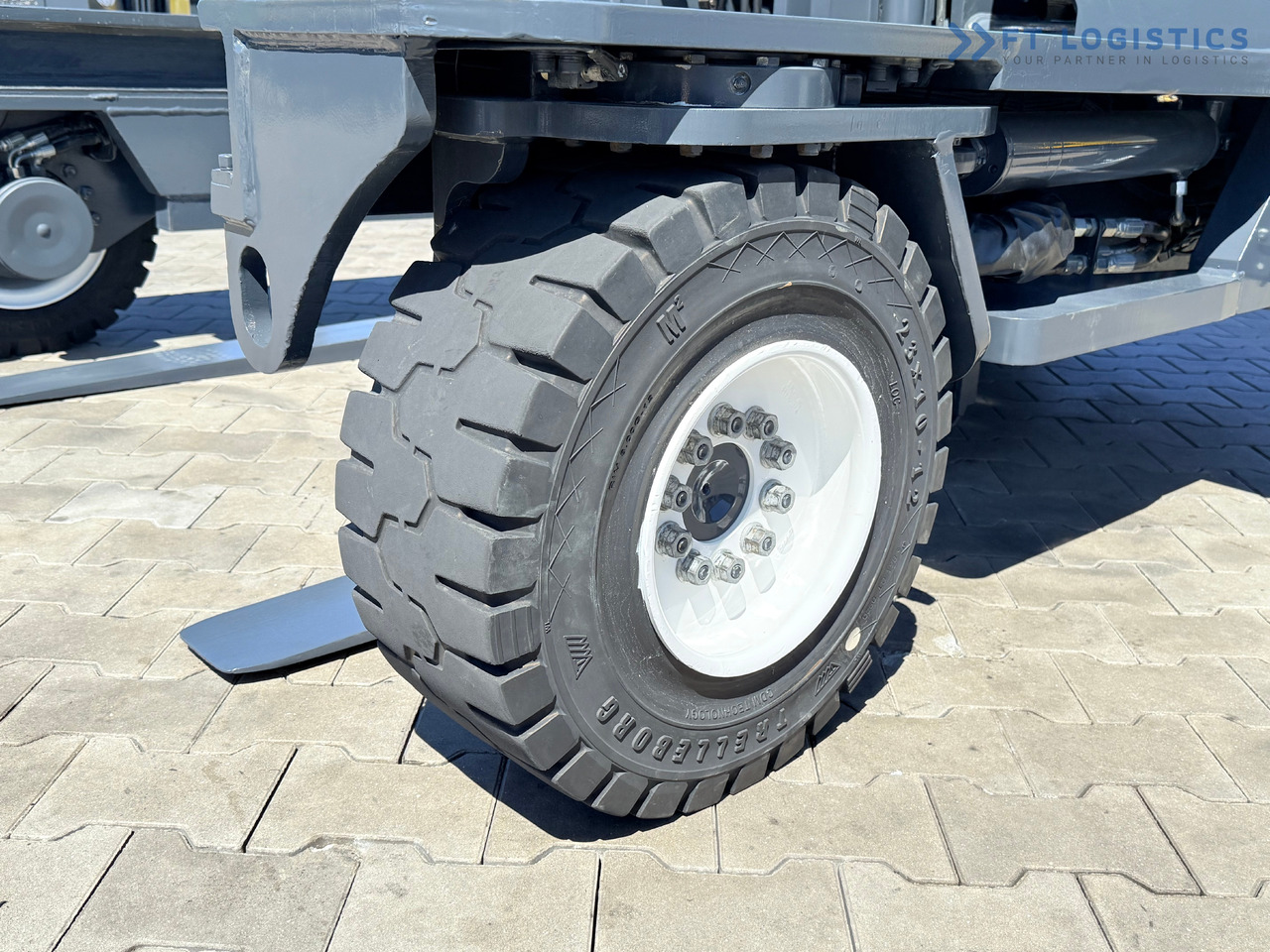 COMBILIFT C5000XL / DIESEL / DUPLEX - 5500MM / FULL CABIN / NEW TYRES / HEATING - Empilhador de 4 vias: foto 3 COMBILIFT C5000XL / DIESEL / DUPLEX - 5500MM / FULL CABIN / NEW TYRES / HEATING - Empilhador de 4 vias: foto 3