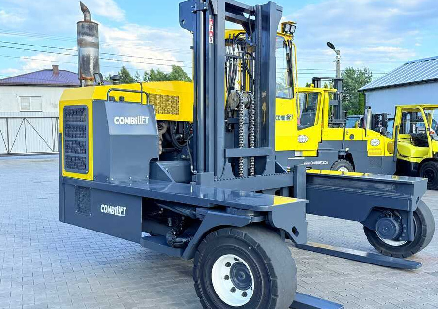 Combilift C14000 / DUPLEX - 3600 / GAS / FREE-LIFT - Empilhador de 4 vias: foto 3 Combilift C14000 / DUPLEX - 3600 / GAS / FREE-LIFT - Empilhador de 4 vias: foto 3