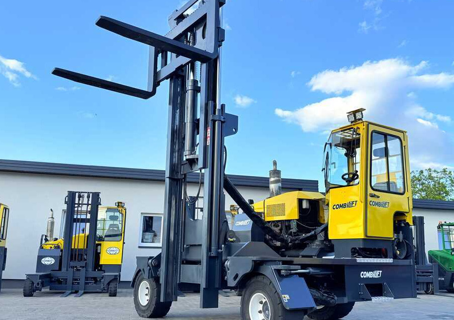 Combilift C14000 / DUPLEX - 3600 / GAS / FREE-LIFT - Empilhador de 4 vias: foto 1 Combilift C14000 / DUPLEX - 3600 / GAS / FREE-LIFT - Empilhador de 4 vias: foto 1