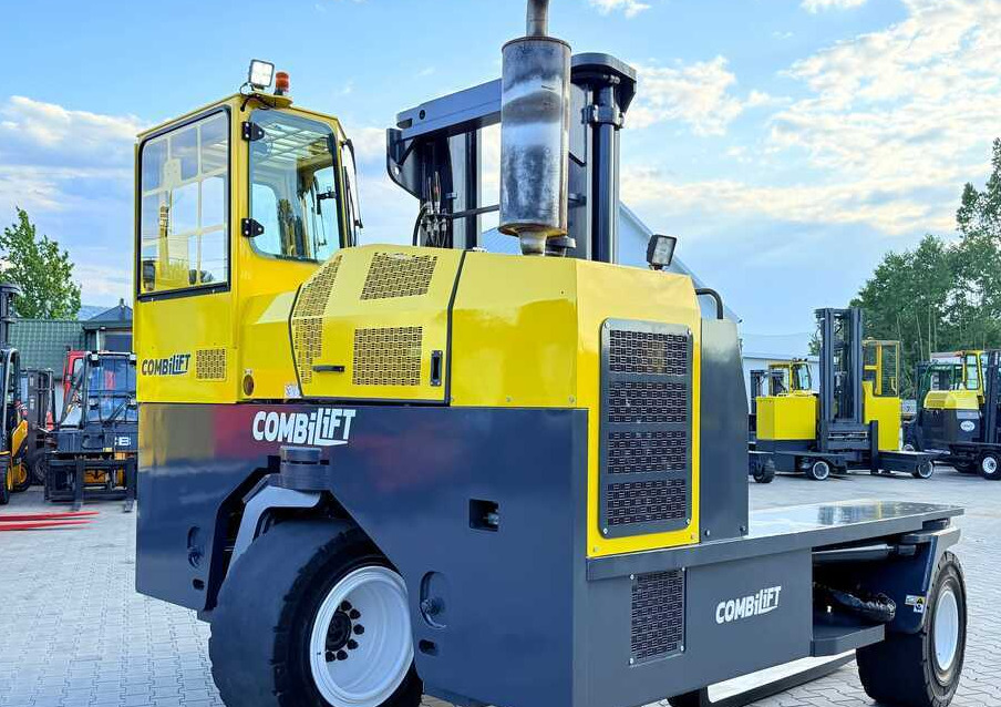 Combilift C14000 / DUPLEX - 3600 / GAS / FREE-LIFT - Empilhador de 4 vias: foto 4 Combilift C14000 / DUPLEX - 3600 / GAS / FREE-LIFT - Empilhador de 4 vias: foto 4