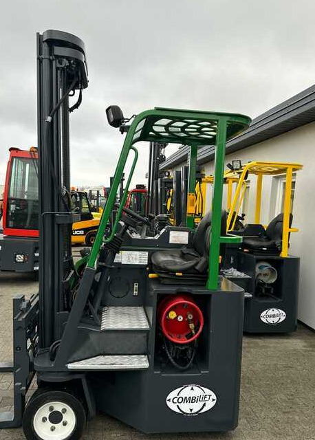 Empilhador de 4 vias Combilift C2500CB-Triplex 6000mm -Only 4658 hours: foto 7