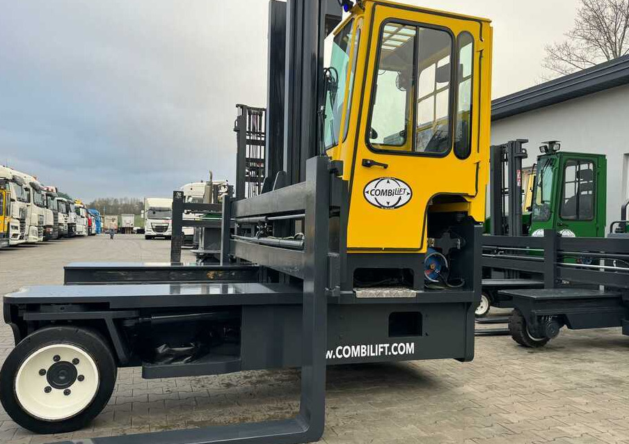 Empilhador de 4 vias Combilift C2500CB-Triplex 6000mm -Only 4658 hours: foto 23