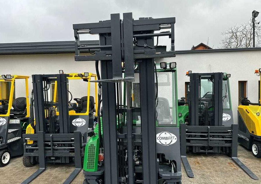 Empilhador de 4 vias Combilift C2500CB-Triplex 6000mm -Only 4658 hours: foto 20