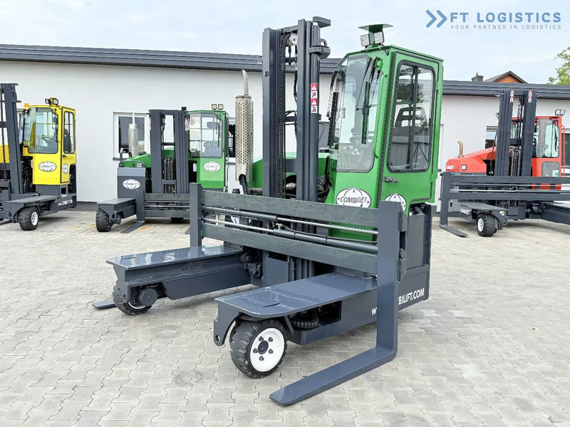 Combilift C3000 / DIESEL / DUPLEX - 4000MM / WIDE FORK POSITIONER 2700MM / FULL HEATED CABIN / ONLY 6905H / CONDITION - LIKE NEW! C3000 / - Empilhador de 4 vias: foto 1 Combilift C3000 / DIESEL / DUPLEX - 4000MM / WIDE FORK POSITIONER 2700MM / FULL HEATED CABIN / ONLY 6905H / CONDITION - LIKE NEW! C3000 / - Empilhador de 4 vias: foto 1