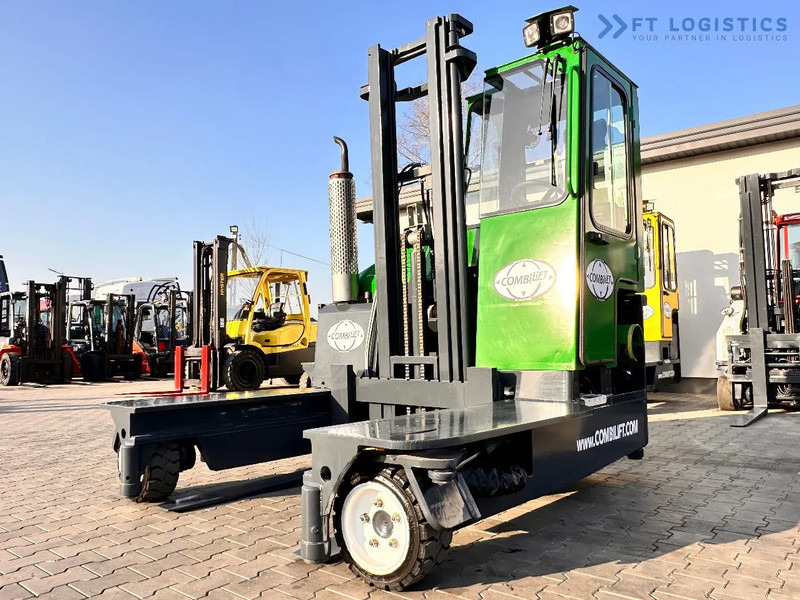 Combilift C3000 / DUPLEX / 4100MM / LPG / FREE LIFT / Like New C3000 / DUPLEX / 4100MM / LPG / FREE LIFT / Like New - Empilhador de 4 vias: foto 5 Combilift C3000 / DUPLEX / 4100MM / LPG / FREE LIFT / Like New C3000 / DUPLEX / 4100MM / LPG / FREE LIFT / Like New - Empilhador de 4 vias: foto 5