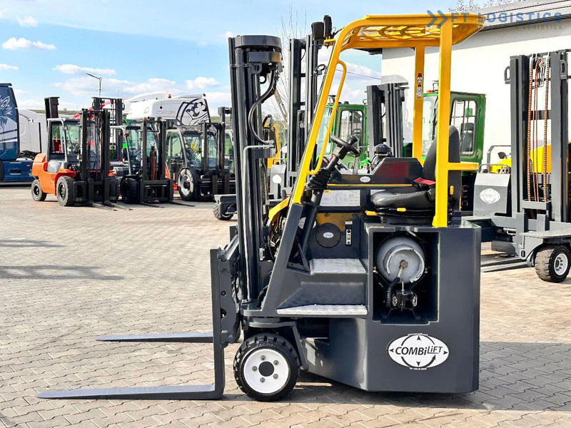 Combilift C3000CB / LPG / TRIPLEX / 4900MM / FREE LIFT / POSITIONER / LIKE NEW C3000CB / LPG / TRIPLEX / 4900MM / FREE LIFT / POSITIONER / - Empilhador de 4 vias: foto 5 Combilift C3000CB / LPG / TRIPLEX / 4900MM / FREE LIFT / POSITIONER / LIKE NEW C3000CB / LPG / TRIPLEX / 4900MM / FREE LIFT / POSITIONER / - Empilhador de 4 vias: foto 5