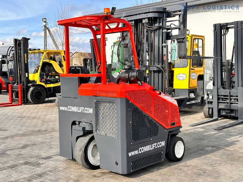 Combilift C3000CB / LPG / TRIPLEX / 5500MM / FREE LIFT / FORK SHIFT / POSITIONER C3000CB / LPG / TRIPLEX / 5500MM / FREE LIFT / FORK SHIFT - Empilhador de 4 vias: foto 5 Combilift C3000CB / LPG / TRIPLEX / 5500MM / FREE LIFT / FORK SHIFT / POSITIONER C3000CB / LPG / TRIPLEX / 5500MM / FREE LIFT / FORK SHIFT - Empilhador de 4 vias: foto 5