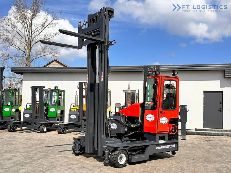 Combilift C4000 / TRIPLEX / 9300MM / FREE LIFT / POSITIONER / LPG / CABIN C4000 / TRIPLEX / 9300MM / FREE LIFT / POSITIONER / LPG / CABIN - Empilhador de 4 vias: foto 1 Combilift C4000 / TRIPLEX / 9300MM / FREE LIFT / POSITIONER / LPG / CABIN C4000 / TRIPLEX / 9300MM / FREE LIFT / POSITIONER / LPG / CABIN - Empilhador de 4 vias: foto 1