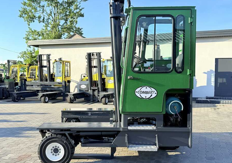 Combilift C5000XL / GAS / DUPLEX 4000 / POSITIONER / FULL CABIN / LIKE NEW - Empilhador de 4 vias: foto 3 Combilift C5000XL / GAS / DUPLEX 4000 / POSITIONER / FULL CABIN / LIKE NEW - Empilhador de 4 vias: foto 3