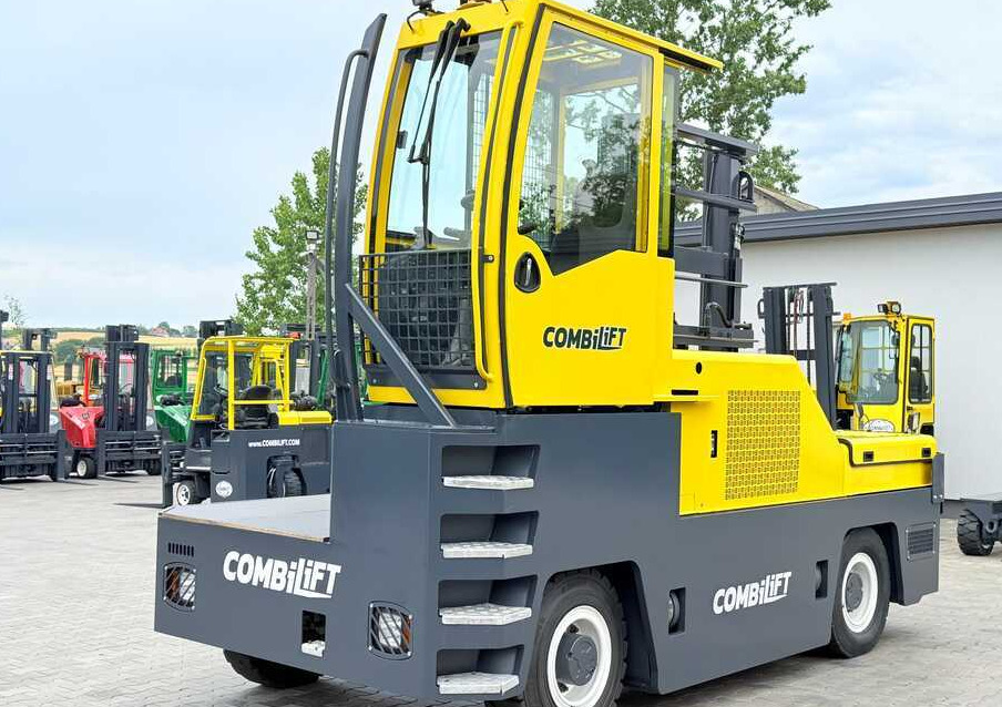 Combilift C6000FSL / DIESEL / DUPLEX – 4100MM / 1400MM FORKS / SIDeloADER / 6000KG LIFTING CAPACITY / FREE LIFT / DEUTZ ENGINE / EXCELLENT CONDITION - Empilhador lateral: foto 1 Combilift C6000FSL / DIESEL / DUPLEX – 4100MM / 1400MM FORKS / SIDeloADER / 6000KG LIFTING CAPACITY / FREE LIFT / DEUTZ ENGINE / EXCELLENT CONDITION - Empilhador lateral: foto 1