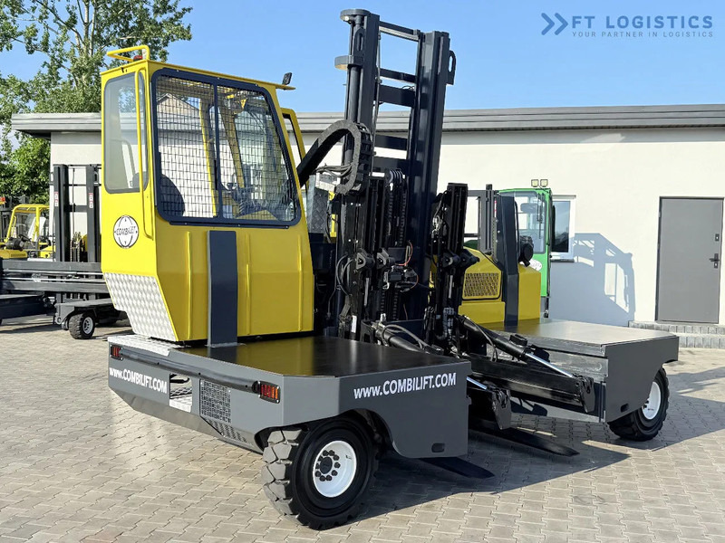 Combilift C6000SR / DUPLEX / 4200MM / LOAD CLAMP ON FORKS / FREE LIFT / DIESEL / POSITIONER / NEW TIRES / LIKE NEW / Wide range of four-wa - Empilhador de 4 vias: foto 2 Combilift C6000SR / DUPLEX / 4200MM / LOAD CLAMP ON FORKS / FREE LIFT / DIESEL / POSITIONER / NEW TIRES / LIKE NEW / Wide range of four-wa - Empilhador de 4 vias: foto 2