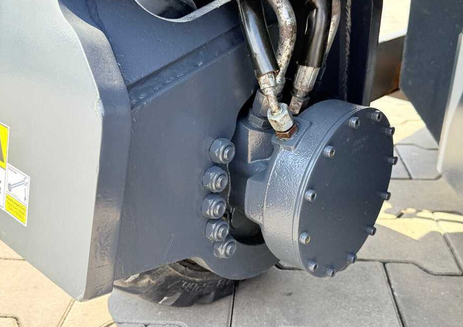 Empilhador de 4 vias Combilift CB2500 / DIESEL / EXTENDABLE FORKS / TRIPLEX / 5500MM / FREE LIFT / SIDE SHIFT / FORK POSITIONER / LIKE NEW: foto 37