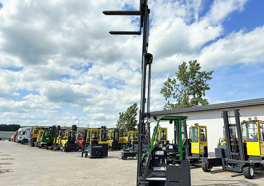 Empilhador de 4 vias Combilift CB2500 / DIESEL / EXTENDABLE FORKS / TRIPLEX / 5500MM / FREE LIFT / SIDE SHIFT / FORK POSITIONER / LIKE NEW: foto 29