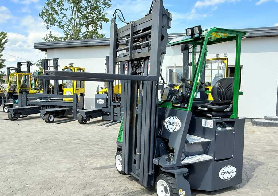 Empilhador de 4 vias Combilift CB2500 / DIESEL / EXTENDABLE FORKS / TRIPLEX / 5500MM / FREE LIFT / SIDE SHIFT / FORK POSITIONER / LIKE NEW: foto 21