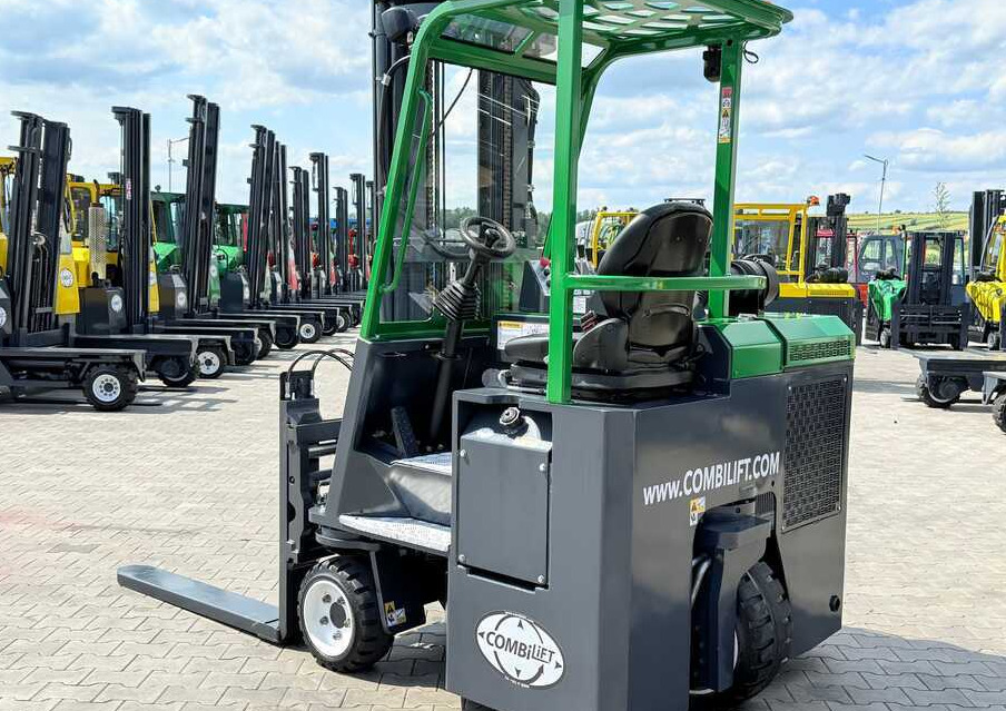 Empilhador de 4 vias Combilift CB2500 / DIESEL / EXTENDABLE FORKS / TRIPLEX / 5500MM / FREE LIFT / SIDE SHIFT / FORK POSITIONER / LIKE NEW: foto 10
