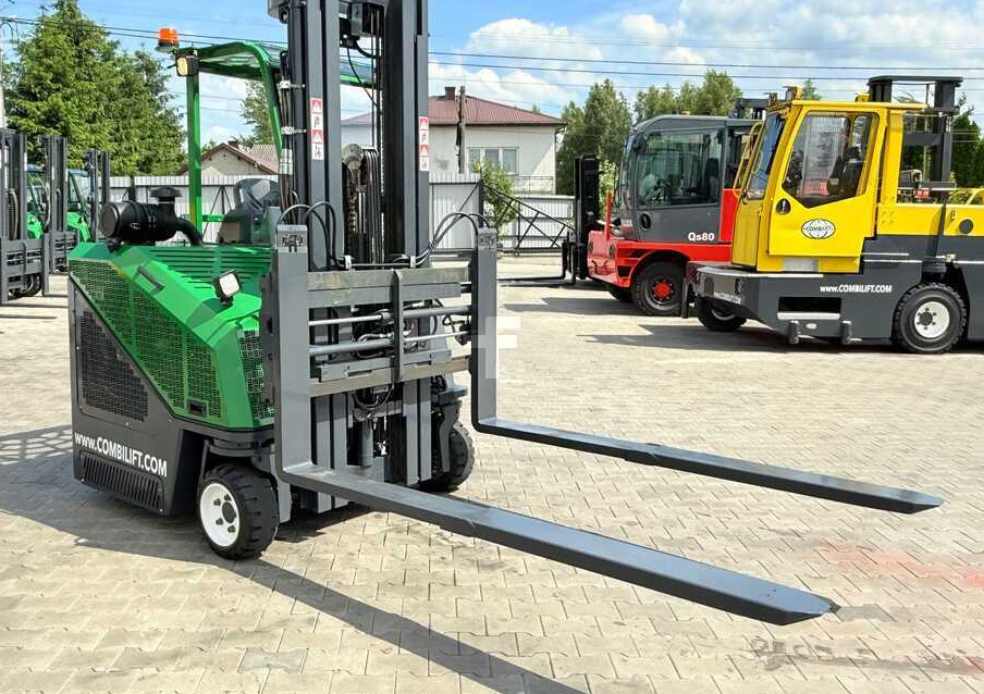 Empilhador de 4 vias Combilift CB2500 / DIESEL / EXTENDABLE FORKS / TRIPLEX / 5500MM / FREE LIFT / SIDE SHIFT / FORK POSITIONER / LIKE NEW: foto 19