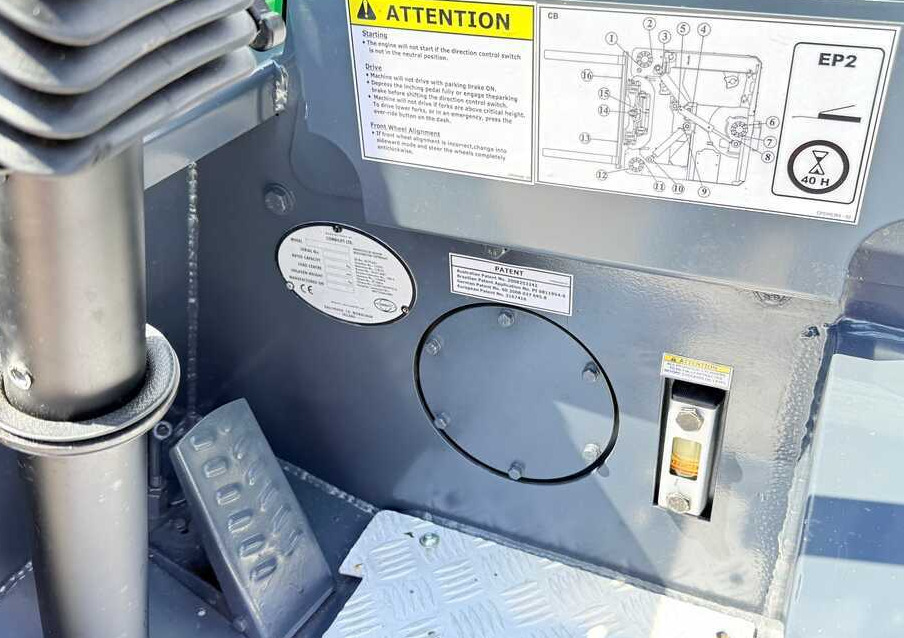 Empilhador de 4 vias Combilift CB2500 / DIESEL / EXTENDABLE FORKS / TRIPLEX / 5500MM / FREE LIFT / SIDE SHIFT / FORK POSITIONER / LIKE NEW: foto 12