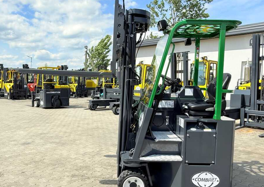 Empilhador de 4 vias Combilift CB2500 / DIESEL / EXTENDABLE FORKS / TRIPLEX / 5500MM / FREE LIFT / SIDE SHIFT / FORK POSITIONER / LIKE NEW: foto 20
