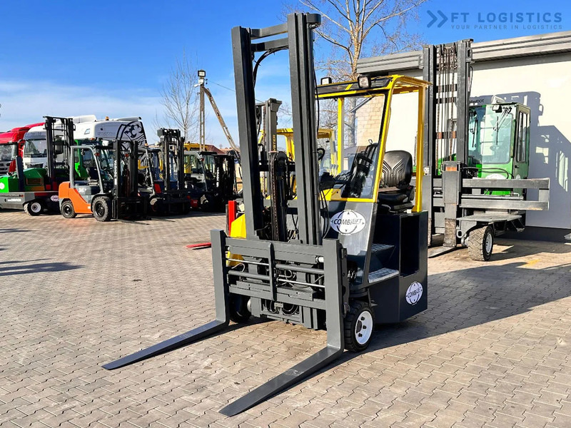 Combilift CB3000 / LPG / DUPLEX / 4000MM / FREE LIFT / NEW TIRES / LIKE NEW CB3000 / LPG / DUPLEX / 4000MM / FREE LIFT / NEW TIRES / LIKE - Empilhador de 4 vias: foto 2 Combilift CB3000 / LPG / DUPLEX / 4000MM / FREE LIFT / NEW TIRES / LIKE NEW CB3000 / LPG / DUPLEX / 4000MM / FREE LIFT / NEW TIRES / LIKE - Empilhador de 4 vias: foto 2