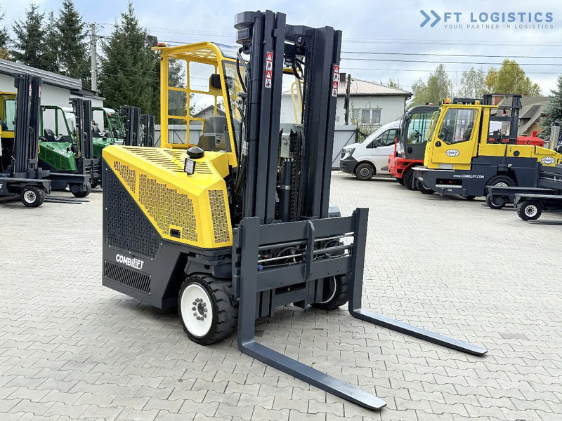 Combilift CB4000 / GAS / TRIPLEX 5200MM / FREE LIFT / FORK POSITIONER / SIDE SHIFT / EXCELLENT CONDITION / Wide range of four-way and side - Empilhador de 4 vias: foto 5 Combilift CB4000 / GAS / TRIPLEX 5200MM / FREE LIFT / FORK POSITIONER / SIDE SHIFT / EXCELLENT CONDITION / Wide range of four-way and side - Empilhador de 4 vias: foto 5
