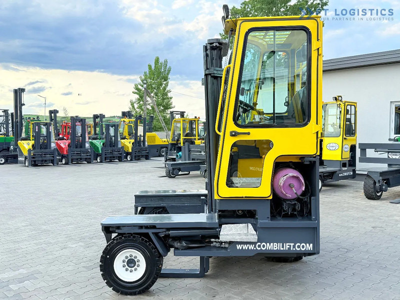 Combilift COMBILIFT C3000XL LARGE CABIN – DUPLEX 3200mm – Year 2015 – LPG – FREE LIFT – SIDESHIFT – CONDITION 5/5 COMBILIFT C3000XL LARGE - Empilhador de 4 vias: foto 2 Combilift COMBILIFT C3000XL LARGE CABIN – DUPLEX 3200mm – Year 2015 – LPG – FREE LIFT – SIDESHIFT – CONDITION 5/5 COMBILIFT C3000XL LARGE - Empilhador de 4 vias: foto 2